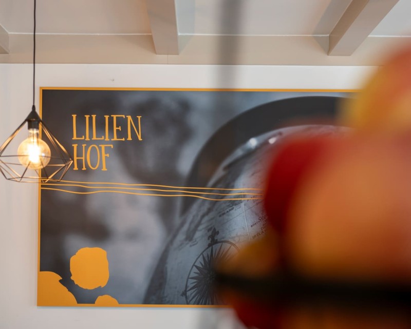 Wandbild im Lilienhof-Design © Lorenz Masser
