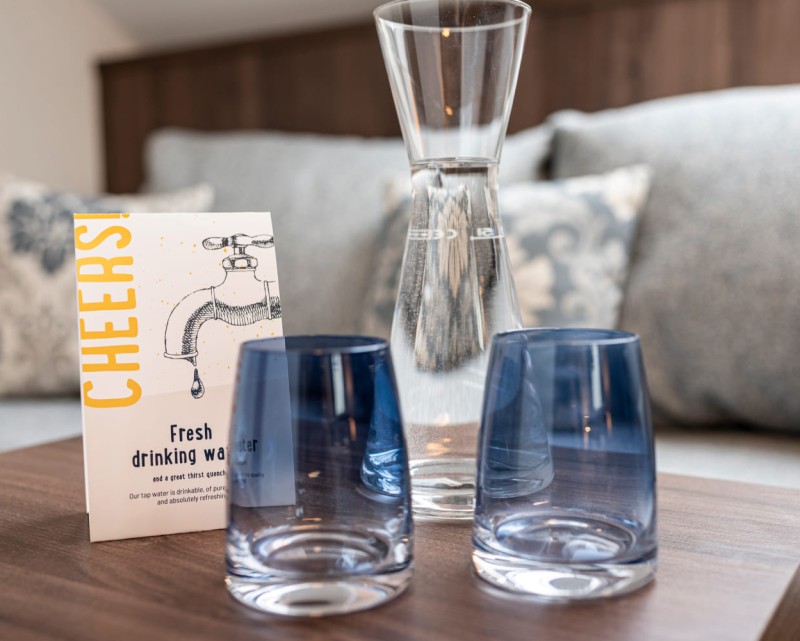 Trinkwasser für Sie am Zimmer © Lorenz Masser